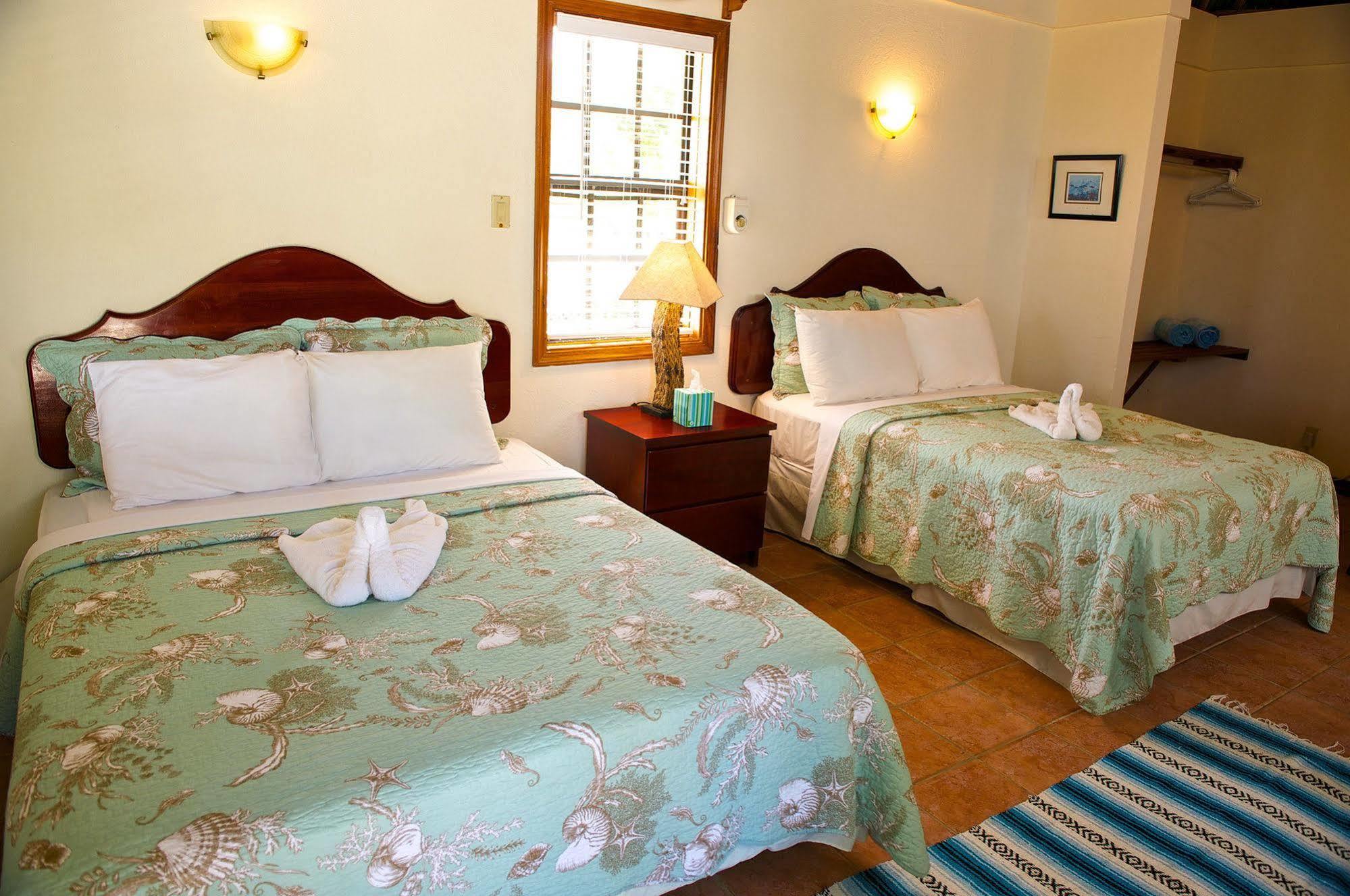 Blackbird Caye Resort Turneffe Atoll 外观 照片